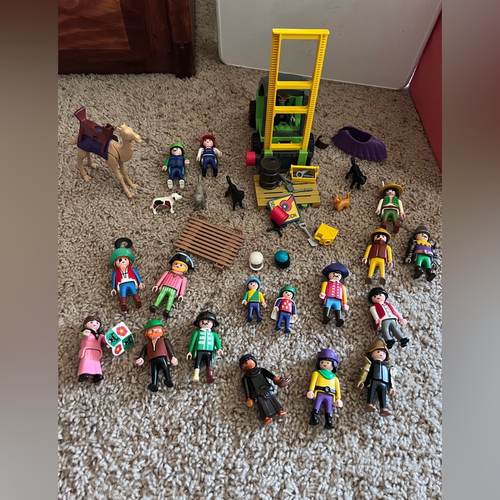 Playmobil Lot forklift plus figures and Animals with accessories